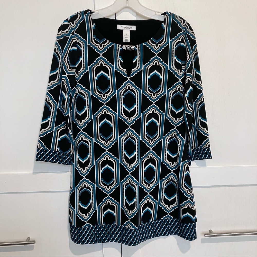 White House Black Market Black and Blue Relaxed Graphic Tunic, XS